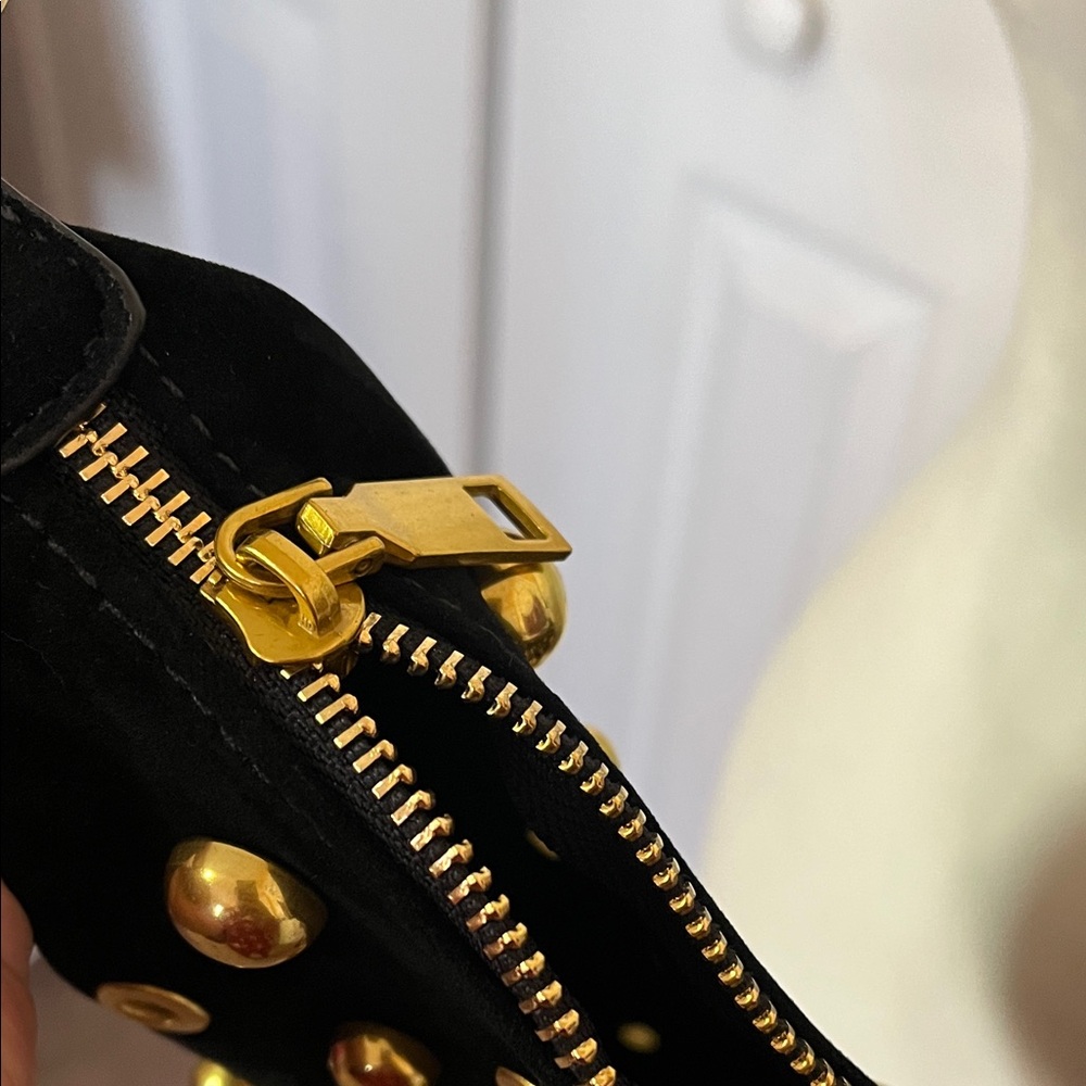 Chic Black Crossbody/Shoulder Bag with Gold Studs - Picture 4 of 9